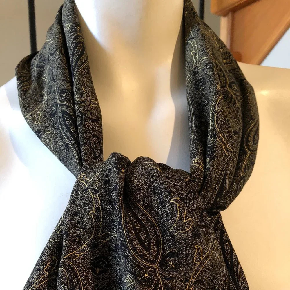 Luxurious Classic Knotted Fringed Paisley Pattern Scarf in Black + Gold Size OS